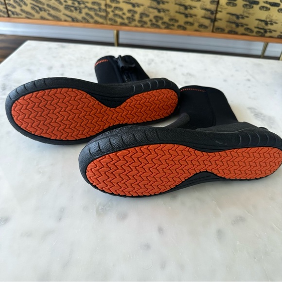 NWT Decathlon Subea Diving booties 5 mm neoprene black - Picture 6 of 7